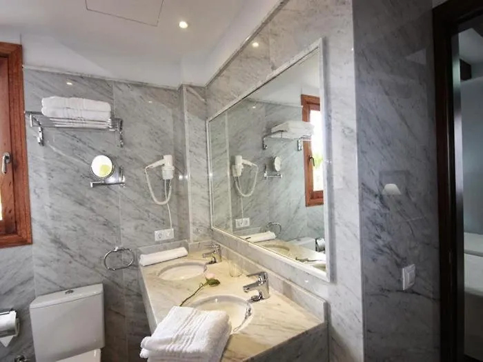 Villa El Palmeral Casa Con Piscina En Petra Петра